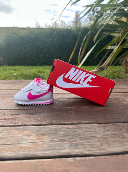 Basket nike enfant rose et blanc